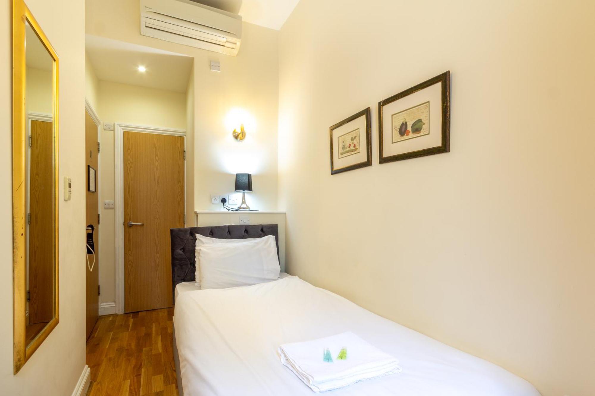 Coronation Hotel ลอนดอน ภายนอก รูปภาพ