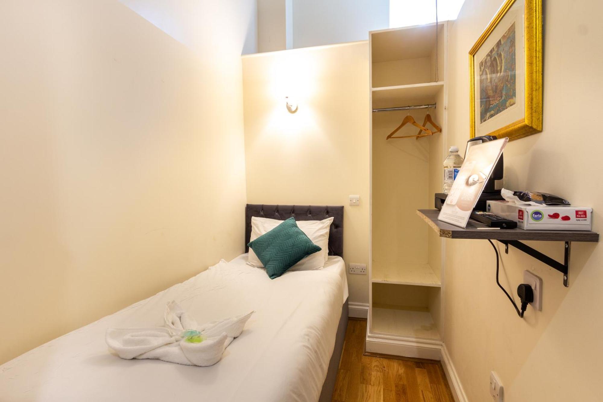 Coronation Hotel ลอนดอน ภายนอก รูปภาพ