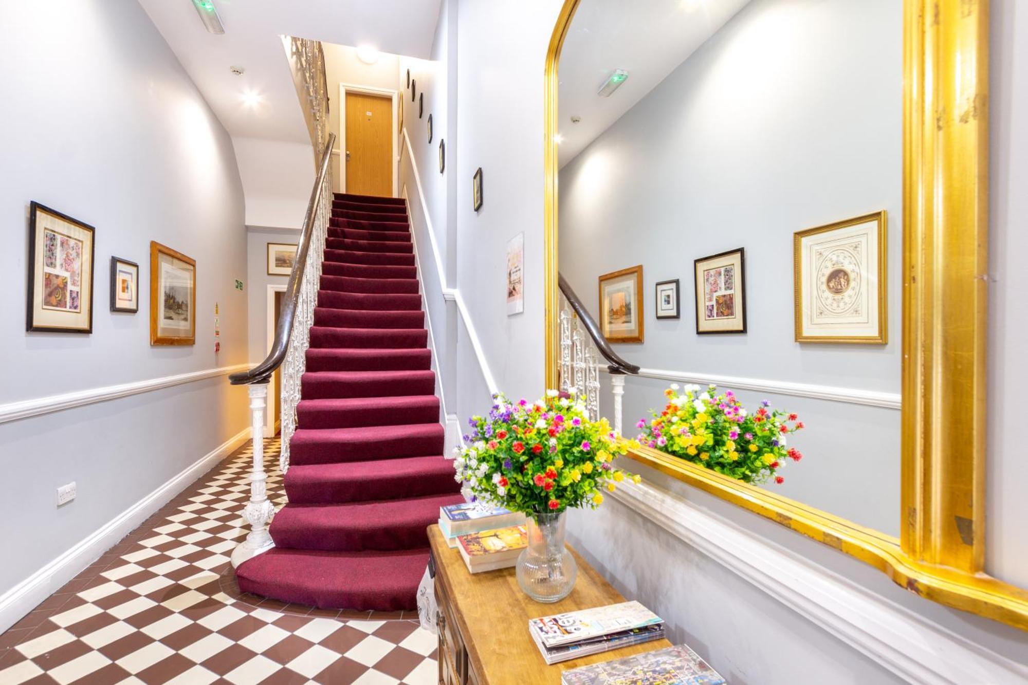 Coronation Hotel ลอนดอน ภายนอก รูปภาพ